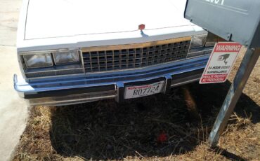 Chevrolet-el-camino-12-ton-1983-white-3