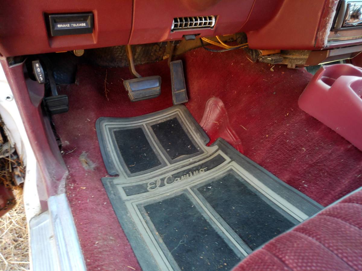 Chevrolet-el-camino-12-ton-1983-white-8