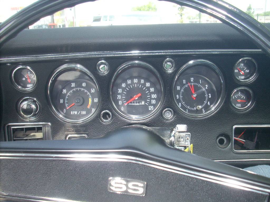 Chevrolet-el-camino-1970-white-11
