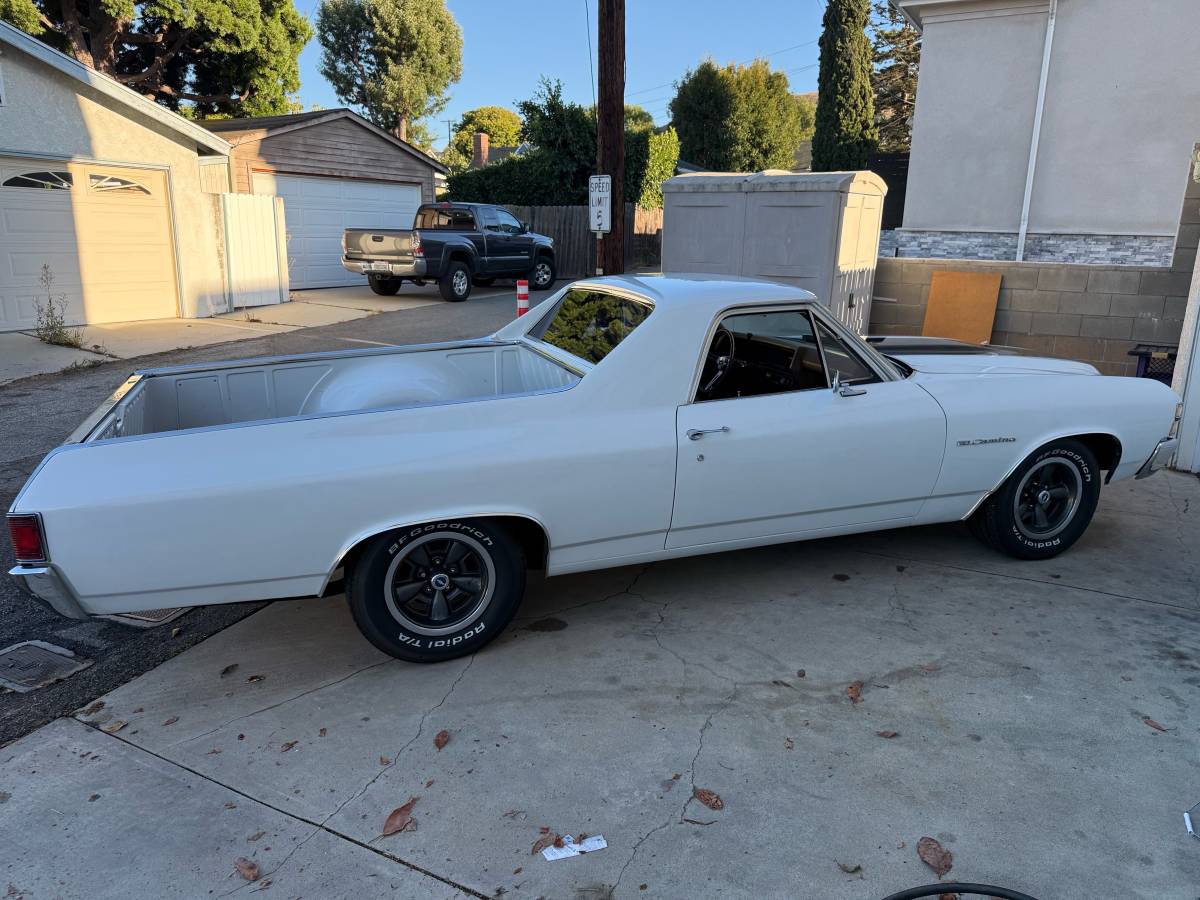 Chevrolet-el-camino-1971-white-10