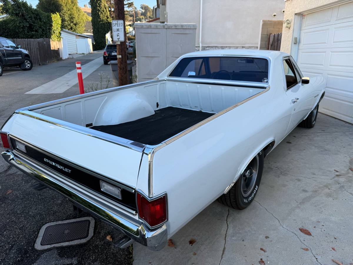 Chevrolet-el-camino-1971-white-11