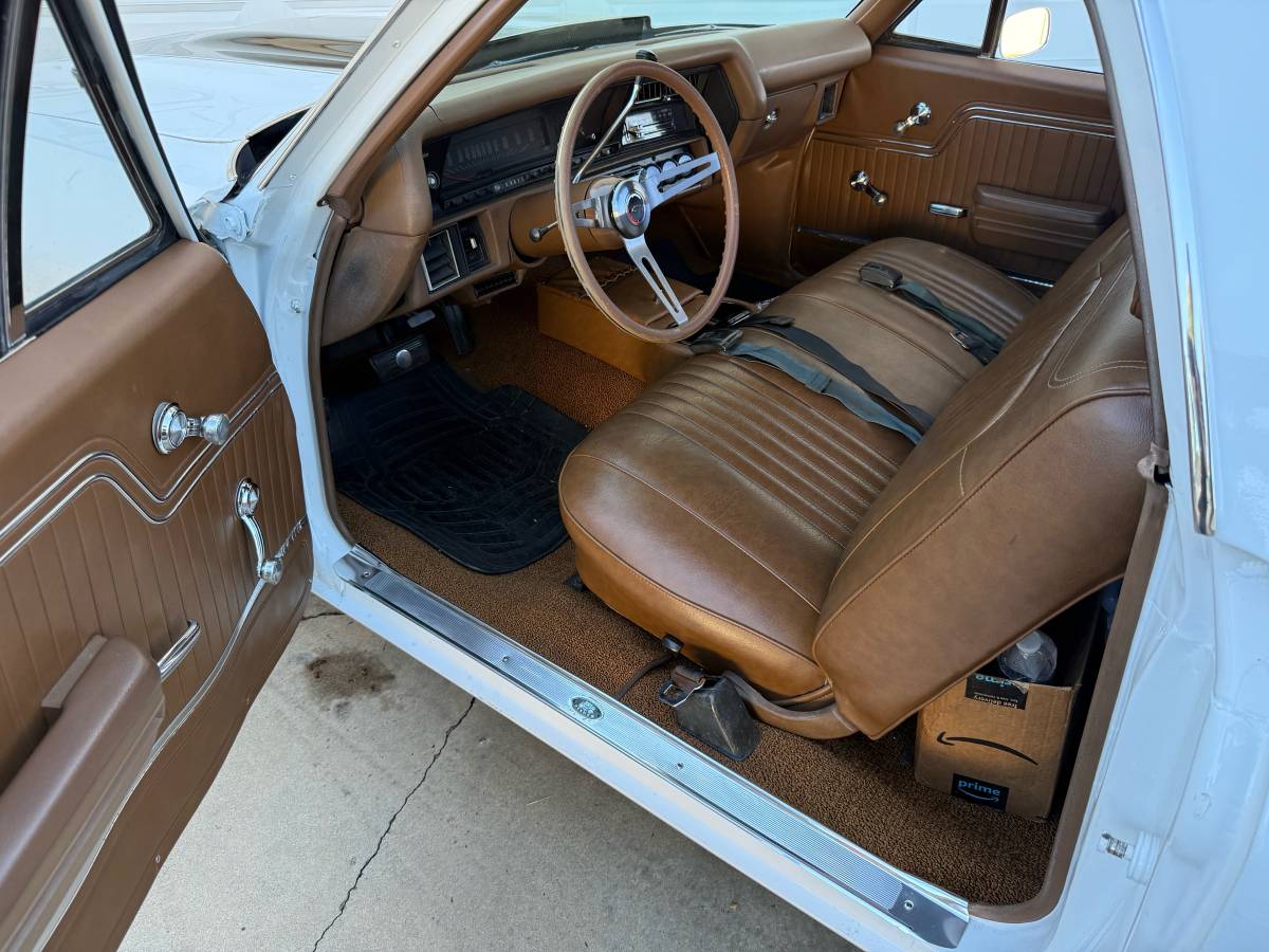 Chevrolet-el-camino-1971-white-14