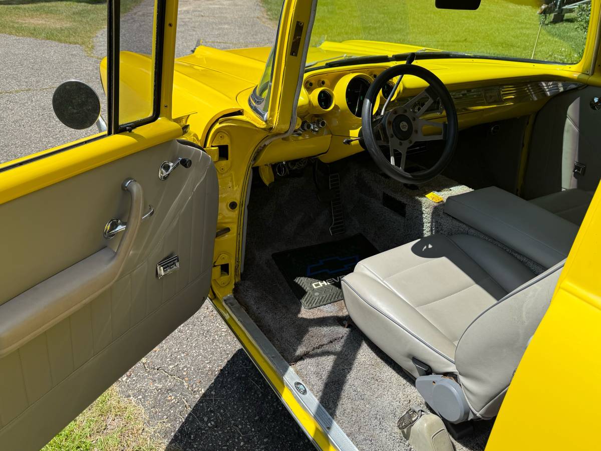 Chevrolet-express-1957-yellow-1