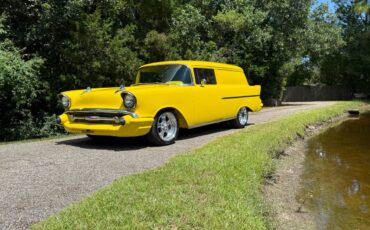 Chevrolet-express-1957-yellow