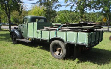 Chevrolet-farm-truck-1939-white-1