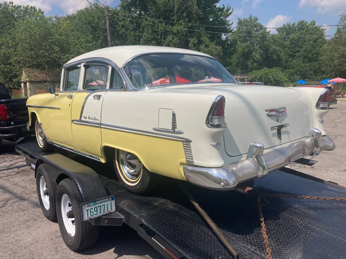 Chevrolet-four-door-1955-yellow-1