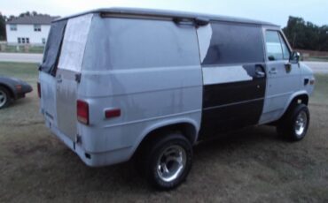 Chevrolet-g-series-12-ton-van-1986-grey-1