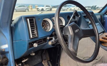 Chevrolet-g-series-34-ton-diesel-1983-blue-11
