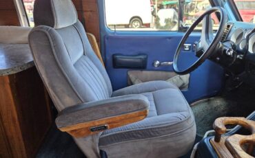 Chevrolet-g-series-34-ton-diesel-1983-blue-14