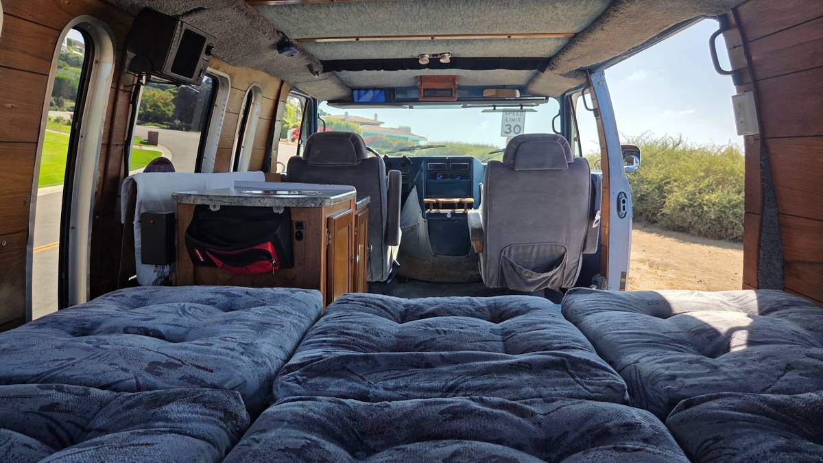 Chevrolet-g-series-34-ton-diesel-1983-blue-17