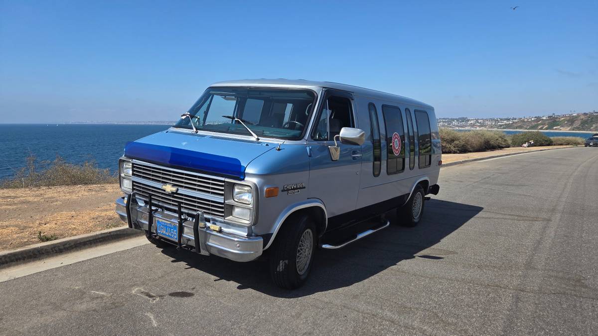 Chevrolet-g-series-34-ton-diesel-1983-blue-5