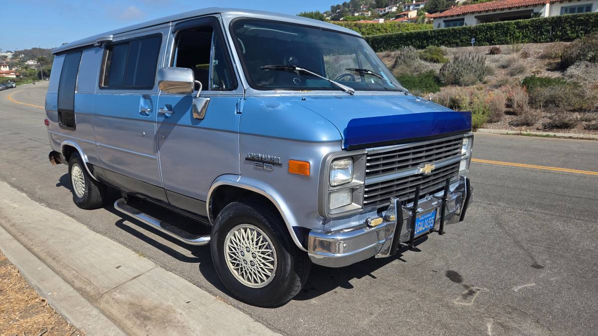 Chevrolet-g-series-34-ton-diesel-1983-blue-6