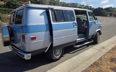 Chevrolet-g-series-34-ton-diesel-1983-blue-8