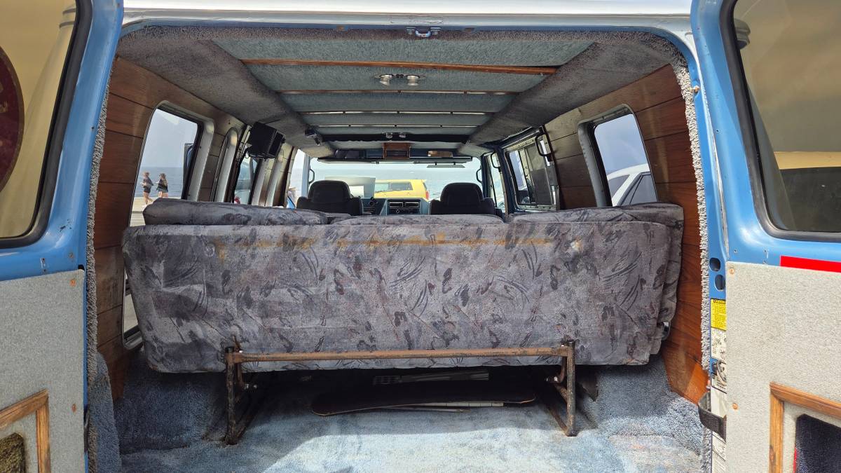 Chevrolet-g-series-34-ton-diesel-1983-blue-9