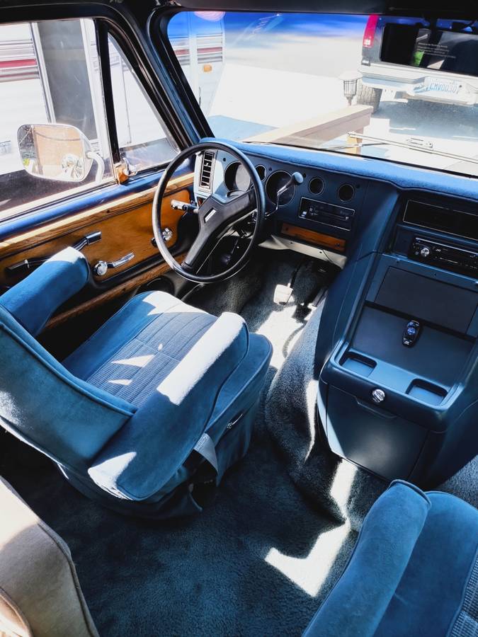 Chevrolet-g-series-34-ton-nominal-1986-black-16