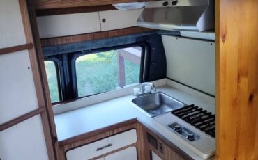 Chevrolet-g-series-34-ton-nominal-1986-black-3