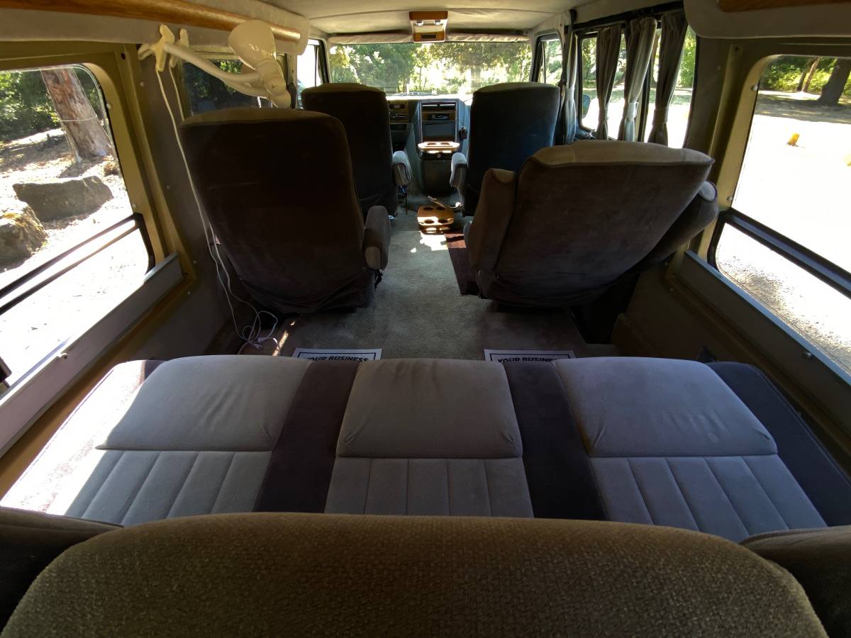 Chevrolet-g-series-34-ton-nominal-1987-silver-5