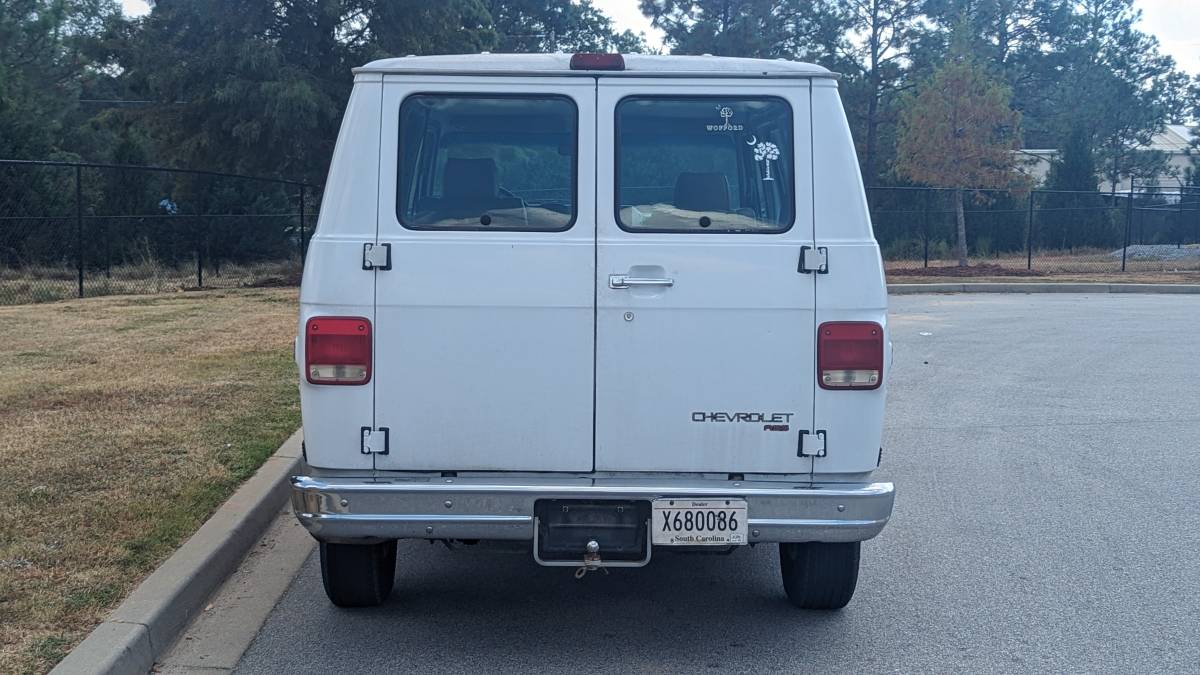 Chevrolet-g-series-34-ton-nominal-1994-white-1