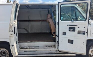 Chevrolet-g-series-34-ton-nominal-1994-white-14