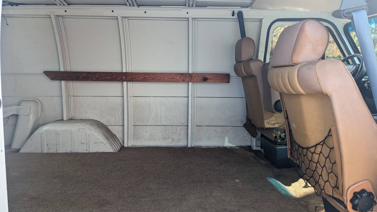 Chevrolet-g-series-34-ton-nominal-1994-white-15