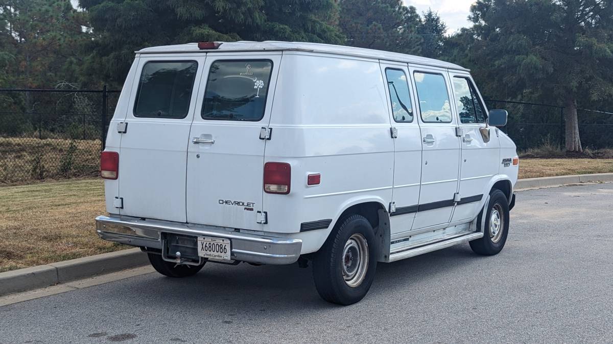Chevrolet-g-series-34-ton-nominal-1994-white-21