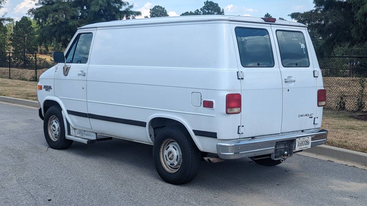 Chevrolet-g-series-34-ton-nominal-1994-white-5
