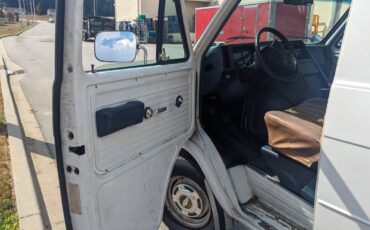 Chevrolet-g-series-34-ton-nominal-1994-white-9