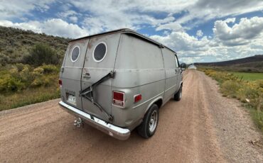 Chevrolet-g10-1977-grey-12