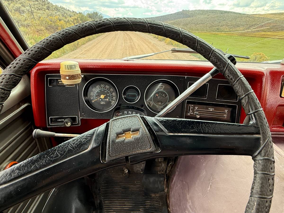 Chevrolet-g10-1977-grey-7