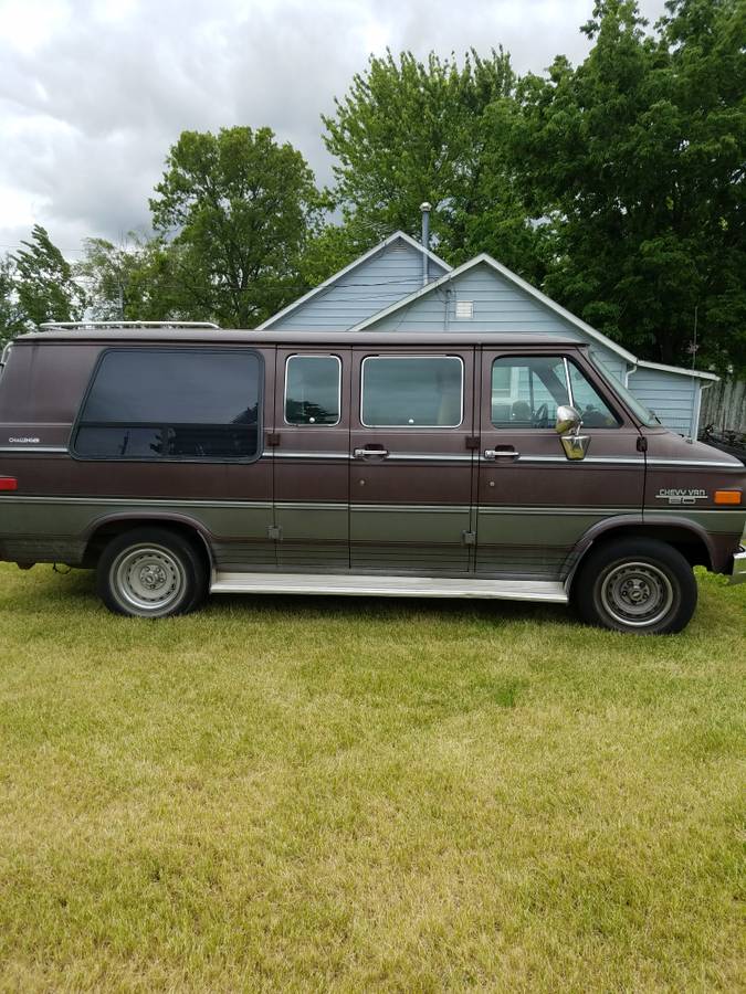Chevrolet-g20-sportvanvan-1987-custom-8
