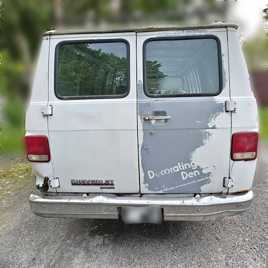 Chevrolet-g20-van-1989-white-3