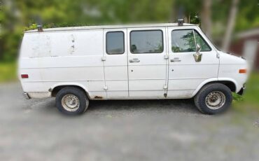 Chevrolet-g20-van-1989-white