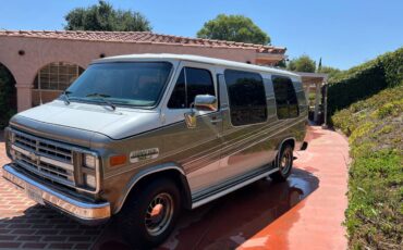 Chevrolet-g20-van-1991-grey-1