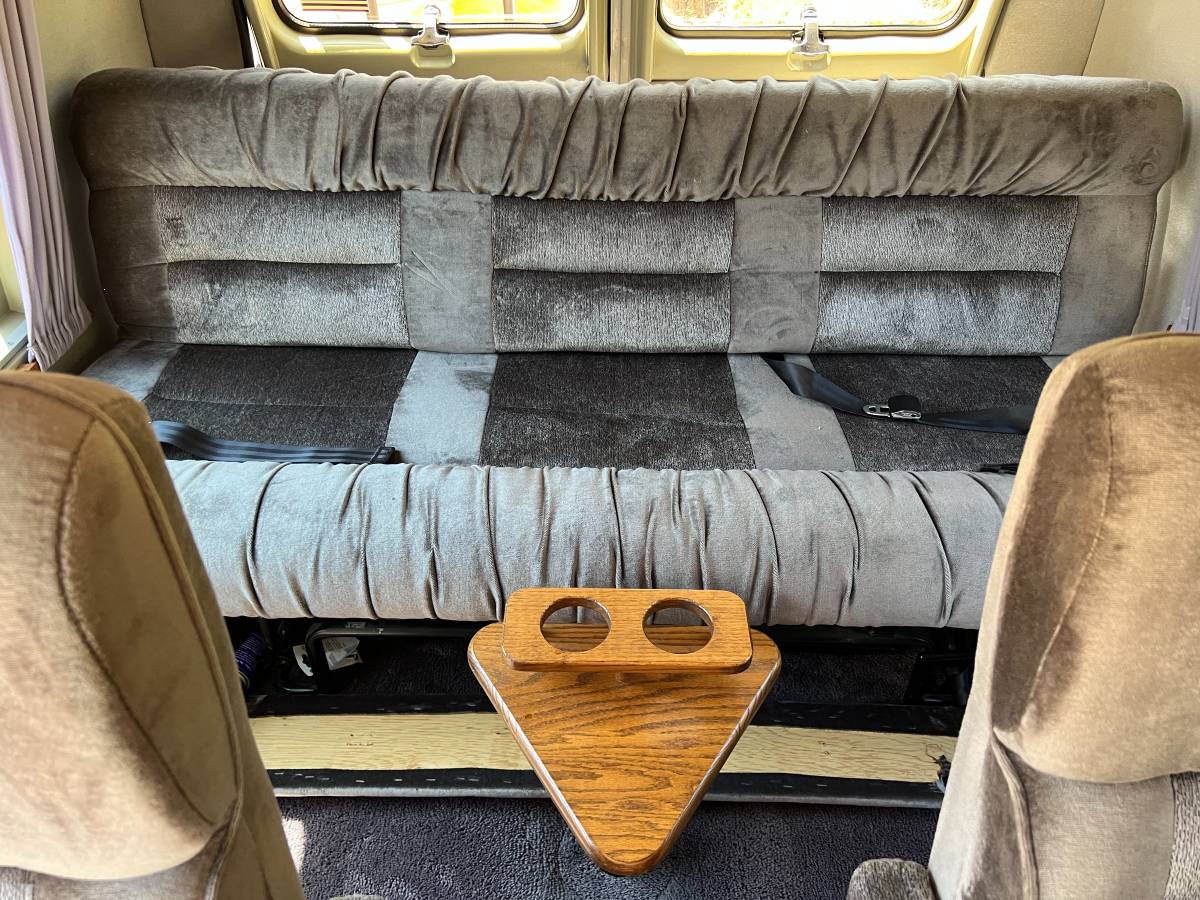 Chevrolet-g20-van-1991-grey-11