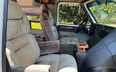 Chevrolet-g20-van-1991-grey-14