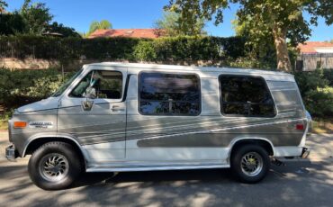 Chevrolet-g20-van-1991-grey