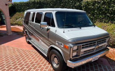 Chevrolet-g20-van-1991-grey-7