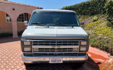Chevrolet-g20-van-1991-grey-8