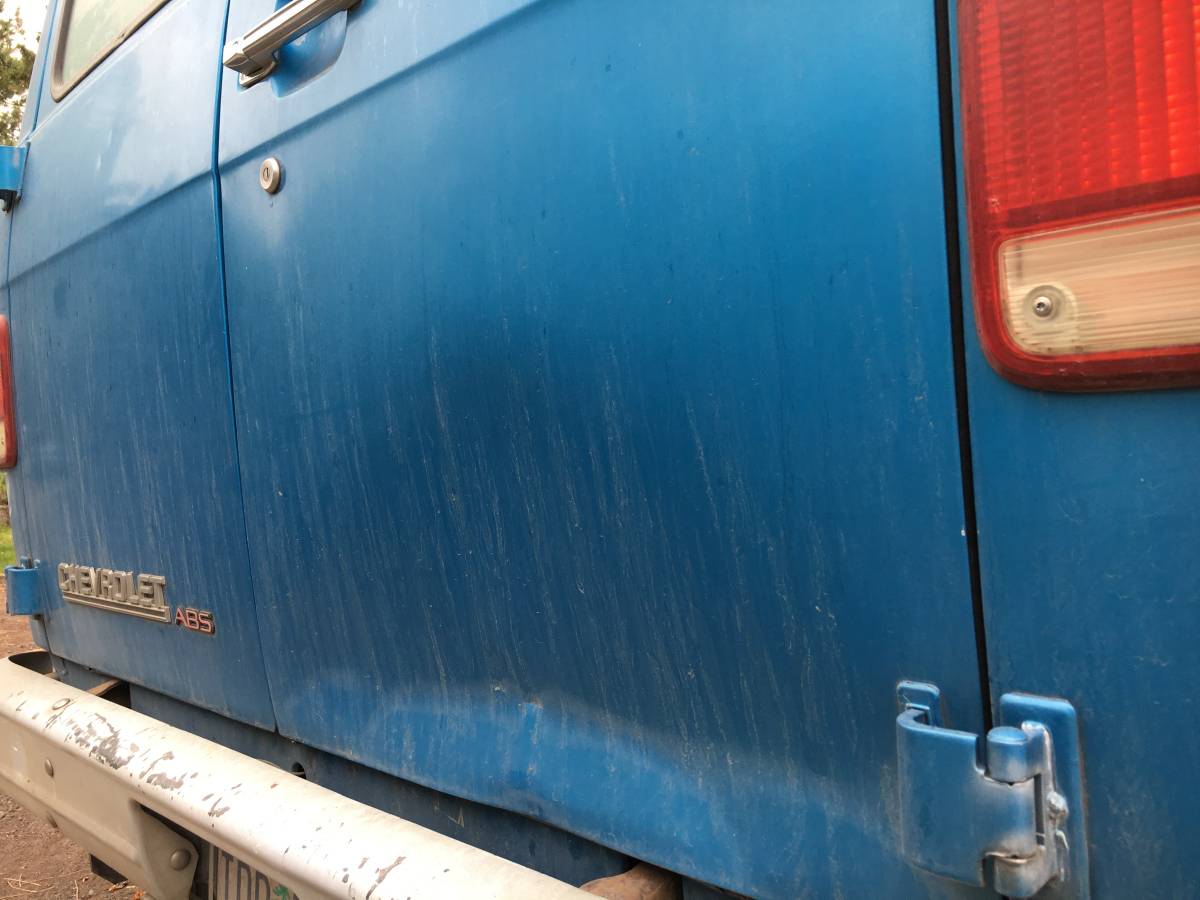 Chevrolet-g20-van-1993-blue-6