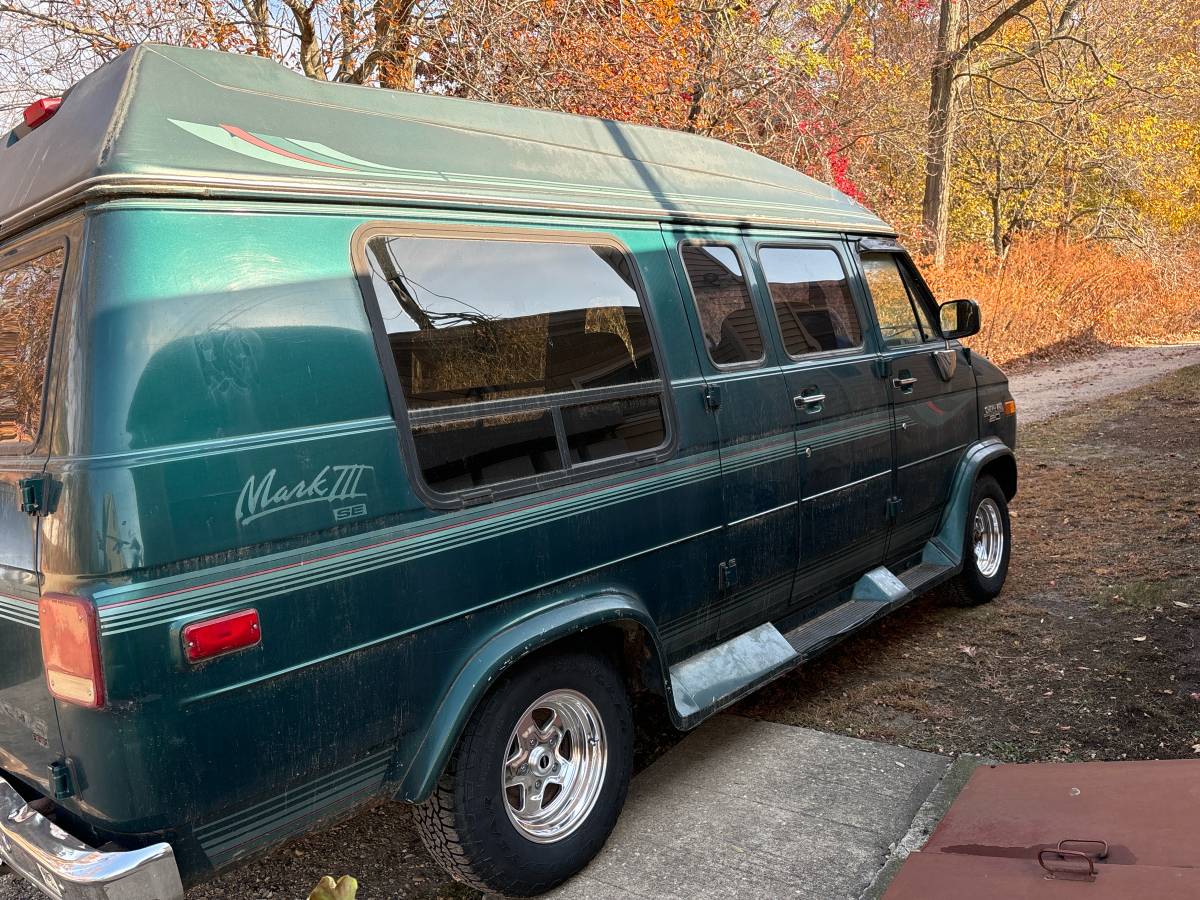 Chevrolet-g20-van-1995-green-4