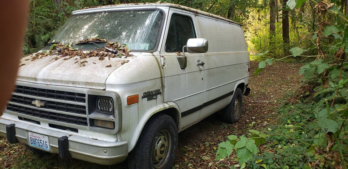Chevrolet-g20-van-1995-white-1