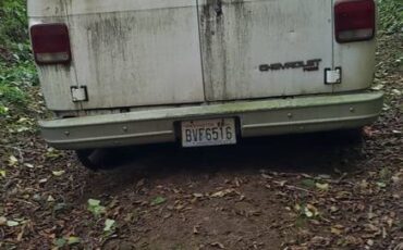 Chevrolet-g20-van-1995-white-3