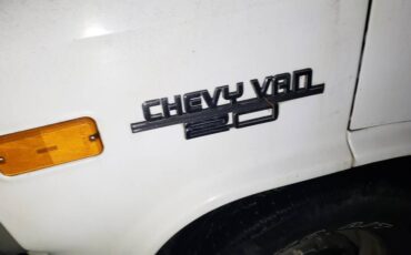 Chevrolet-g20-van-1995-white-4