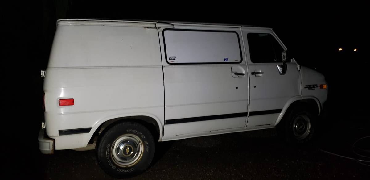 Chevrolet-g20-van-1995-white-5
