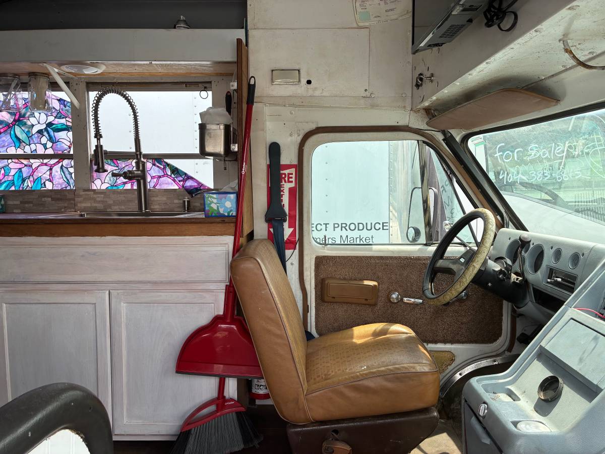 Chevrolet-g30-1989-5