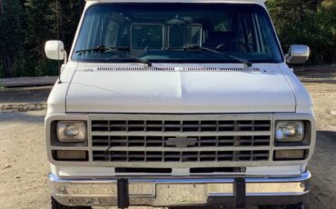 Chevrolet-g30-long-wheelbase-van-1992-white-1