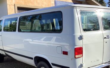 Chevrolet-g30-long-wheelbase-van-1992-white-2