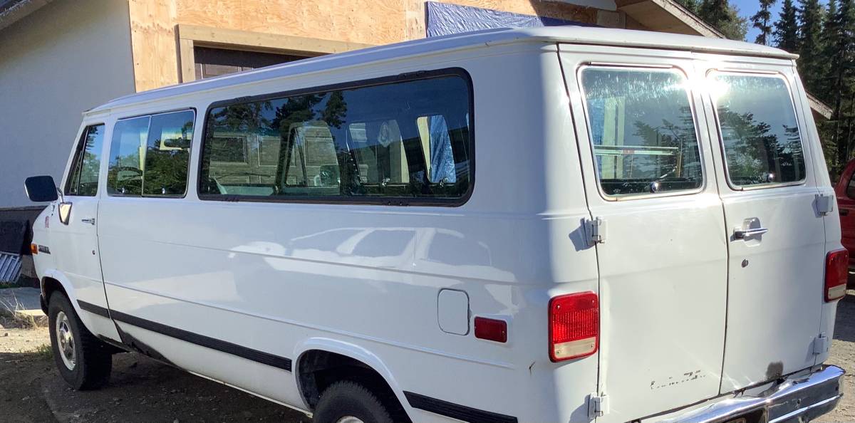 Chevrolet-g30-long-wheelbase-van-1992-white-2