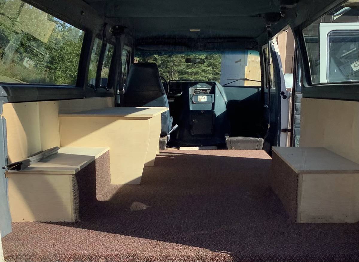 Chevrolet-g30-long-wheelbase-van-1992-white-4