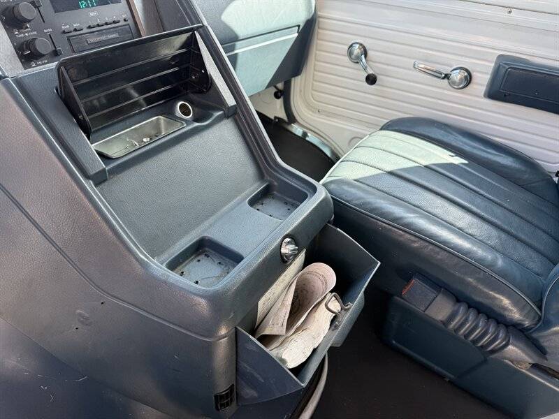 Chevrolet-g30-van-reading-service-body-1995-11